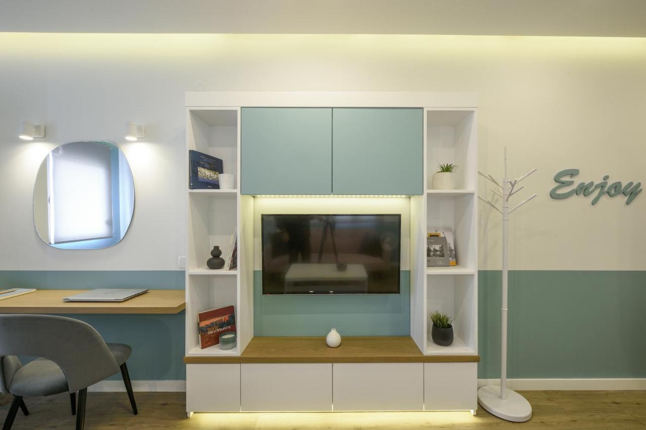 Τhe Half Root Suite In The Heart Of City Center Thessaloniki Exterior photo