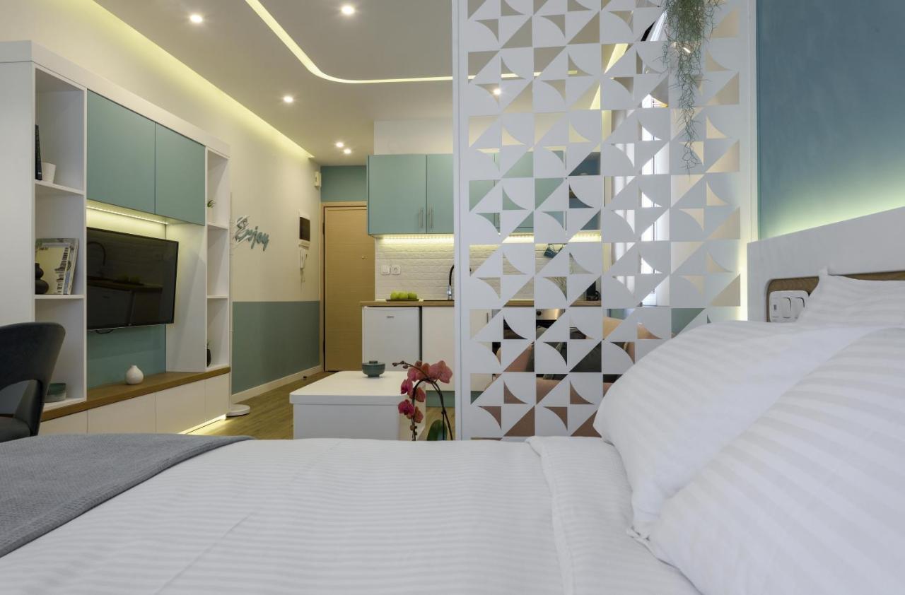 Τhe Half Root Suite In The Heart Of City Center Thessaloniki Exterior photo